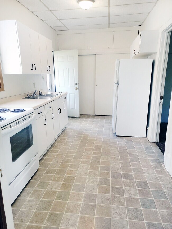 503 6th St N, Wahpeton, ND 58075 - photo 7