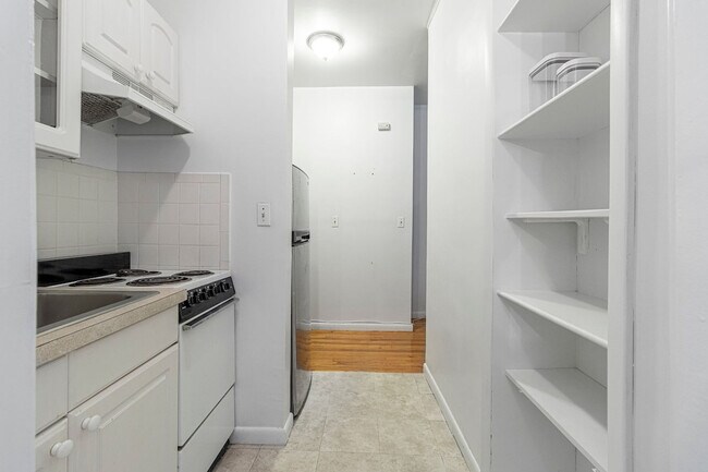 329 E 94th St unit ID1032023P, New York, NY 10128 - photo 6