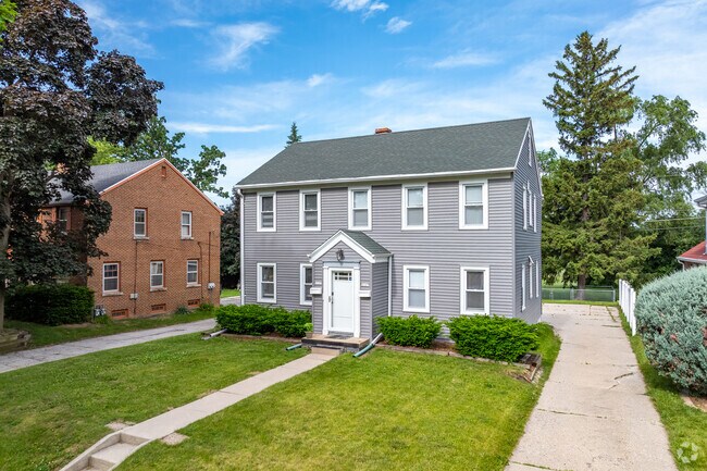 Colonial homes are found within the Biwers Woods neighborhood.