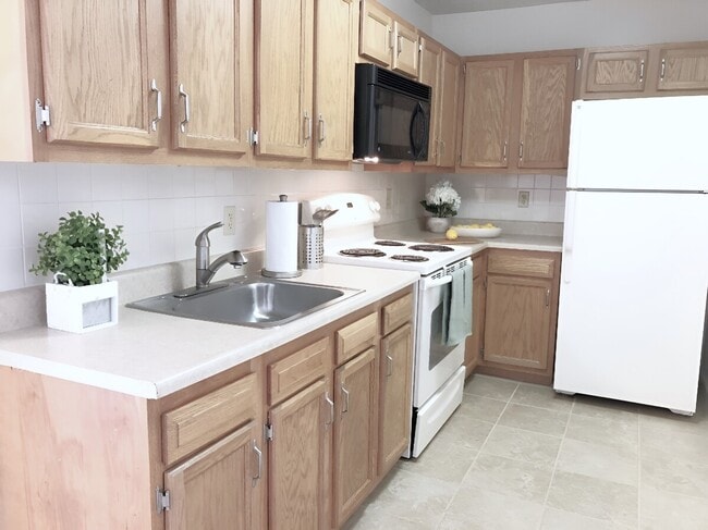 Hampshire, Schenectady, NY 12309 - photo 2