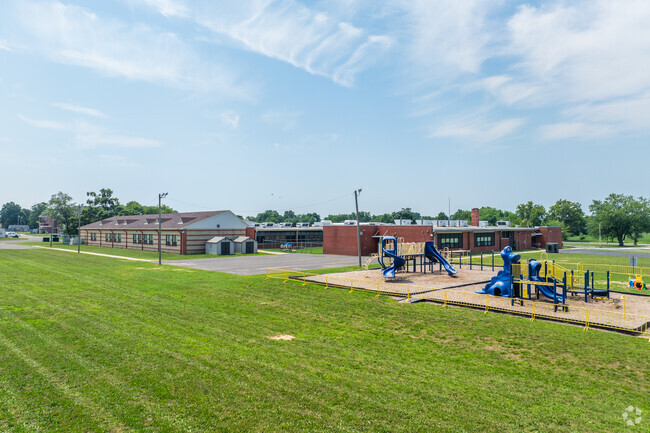 The student to teacher ratio at Charles F. Seabrook School is 10 to 1.