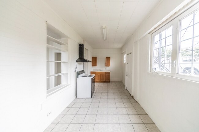 1139 5th Ave unit 1, East McKeesport, PA 15035 - photo 3