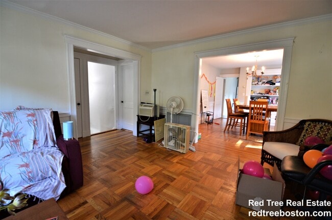 42 Crosby Rd unit 2, Chestnut Hill, MA 02467 - photo 3