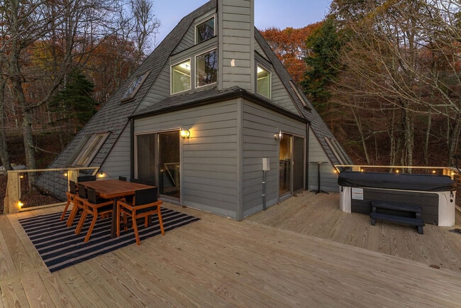 585 Granny Lewis Ln unit ID1351724P, Mars Hill, NC 28754 - photo 7