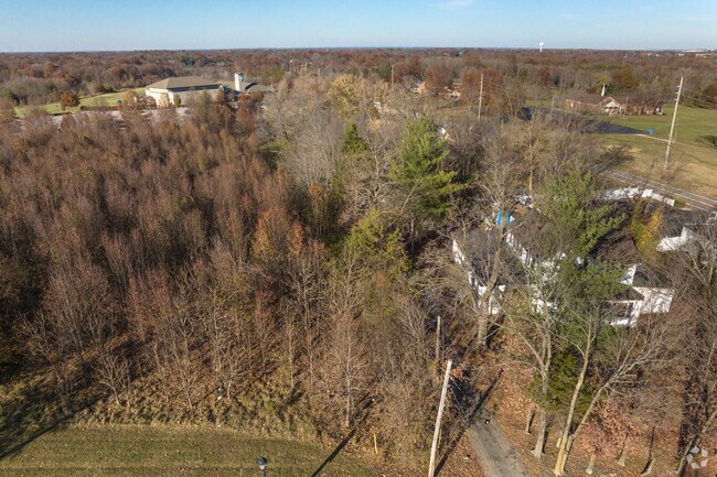 You can find empty lots for sale in Grover to build a dream home.