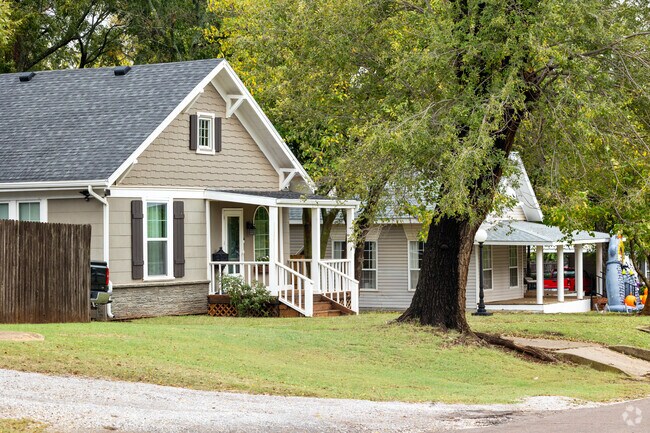 A row of craftsman style homes in Goldsby.