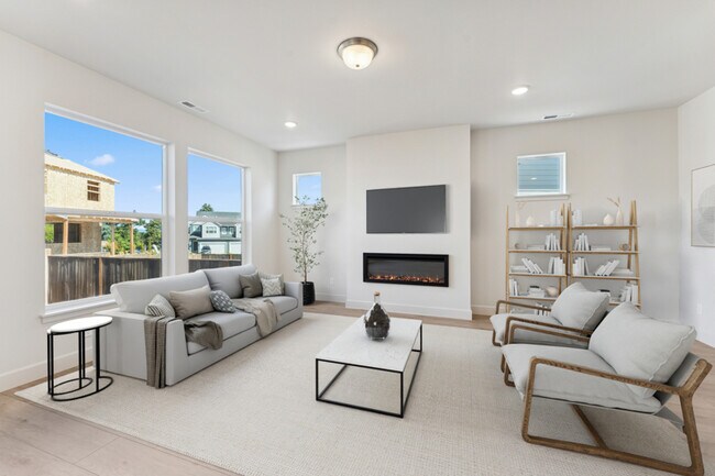 911 Rosebud Ct, Forest Grove, OR 97116 - photo 4