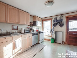 60 Powder House Blvd Unit 3, Somerville, MA 02144