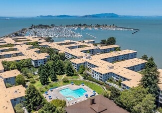 2 Commodore Dr Unit D377, Emeryville, CA 94608