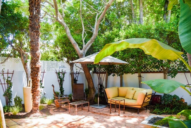 344 S La Peer Dr unit A Low GH, Beverly Hills, CA 90211 - photo 6