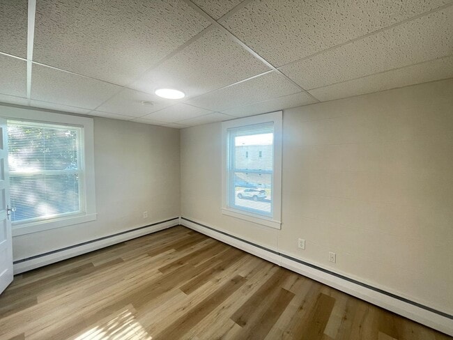 55 Henriette St unit 5, Manchester, NH 03102 - photo 6