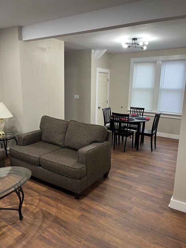 810 E 8th St unit 1, Muscatine, IA 52761 - photo 4