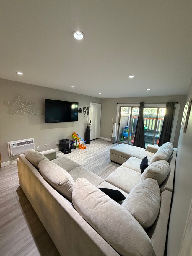 1345 Cabrillo Park Dr unit K09, Santa Ana, CA 92701 - photo 4