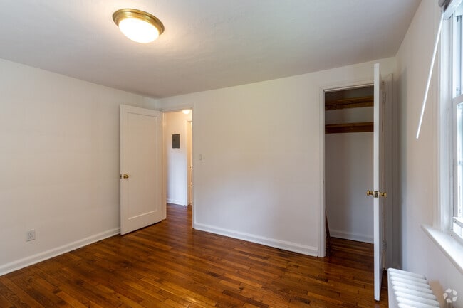 Garfield Park Apartments, Bound Brook, NJ 08805 - photo 7