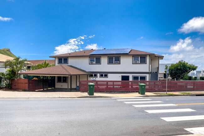 Kaimuki has a variety of housing options, including single-family homes and apartments.