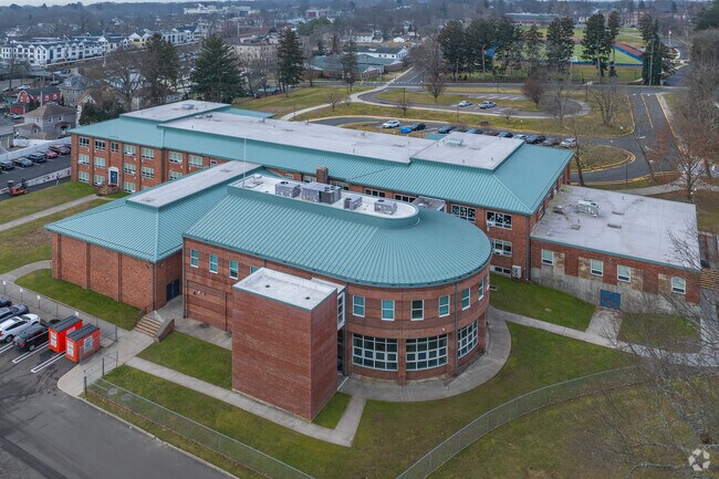 Explore the Harborside Middle School at 175 High St, Milford, CT 06460.
