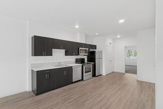 1109 S River St, Newberg, OR 97132