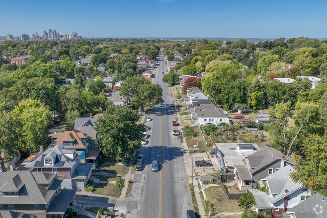 Downtown Kansas City is just a few minutes away from Scarritt Renaissance by car or bus.