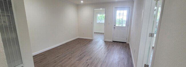 648 10th Ave unit Renovated 1br 1ba pl, San Francisco, CA 94118 - photo 3