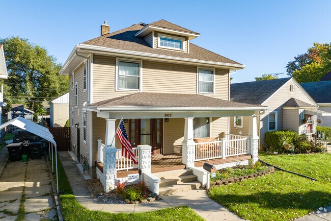 A unique aspect of this neighborhood is that porches commonly have arched roofs.
