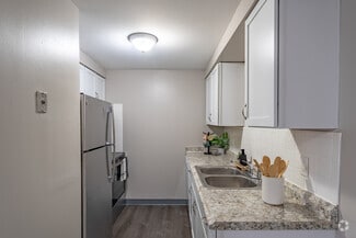 85 Paradise Ln, Tonawanda, NY 14150