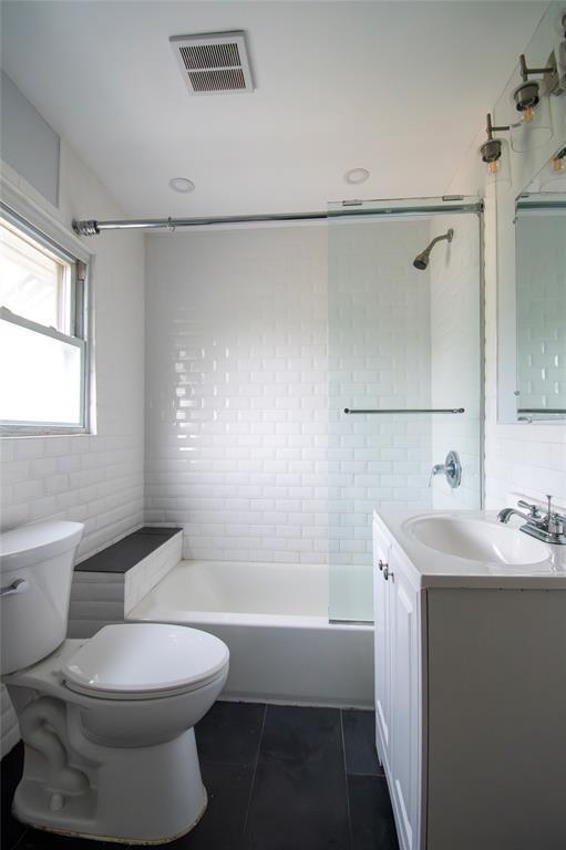 25 Hillside Ave unit 2, Rockville Centre, NY 11570 - photo 2