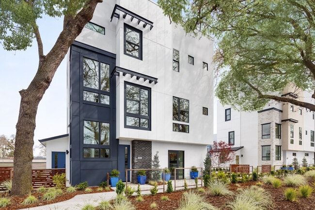 Four 40 West Lot 2E Web-2.jpg