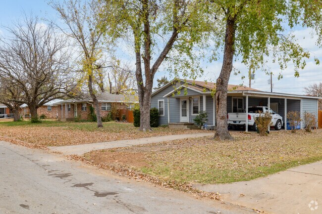 Many of the homes in Mannford have mature trees on the property.