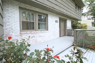 10 Lundy Ln, Larchmont, NY 10538
