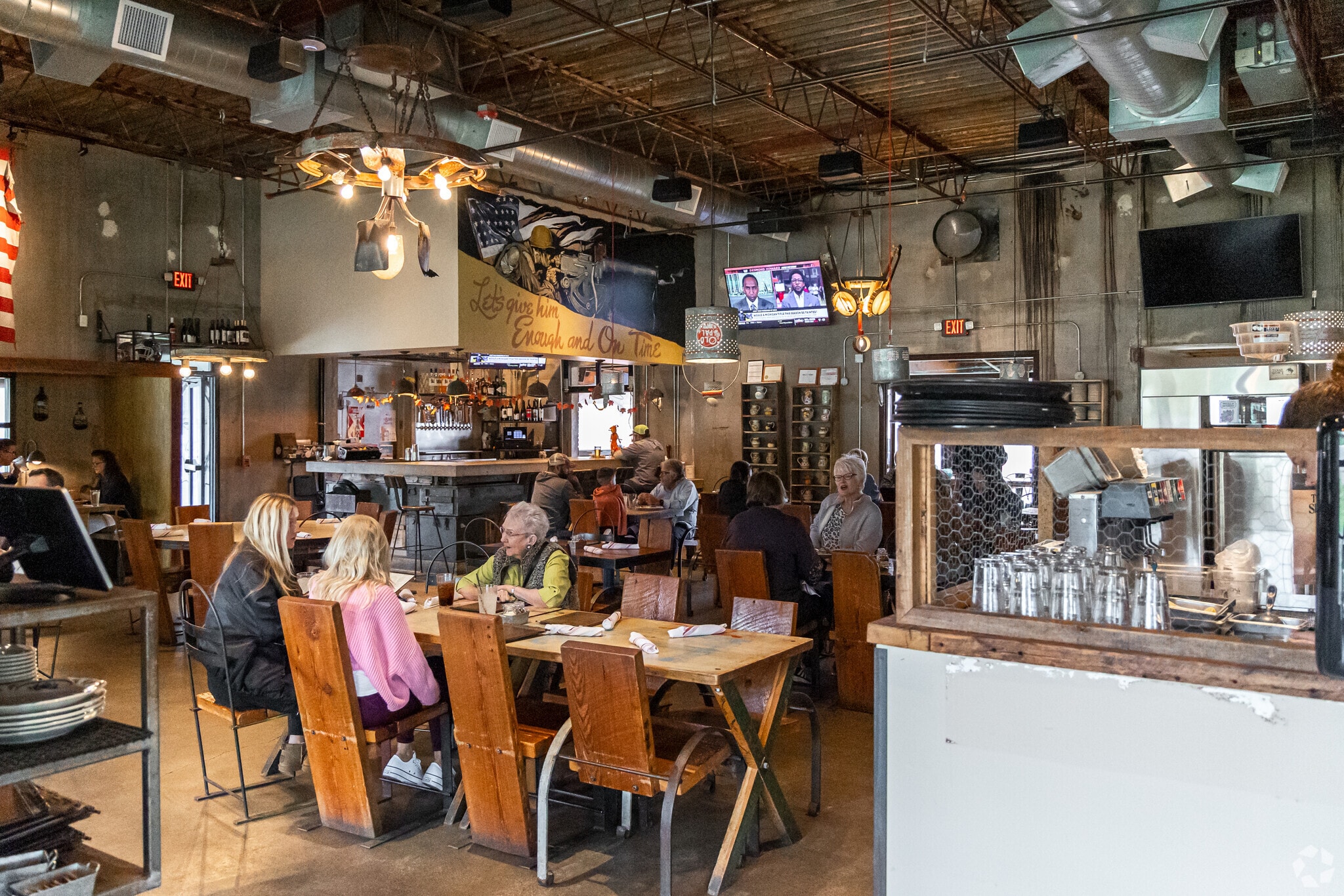 Pay a visit to Earl’s 377 Pizza in Argyle, which serves up handmade Italian classics.