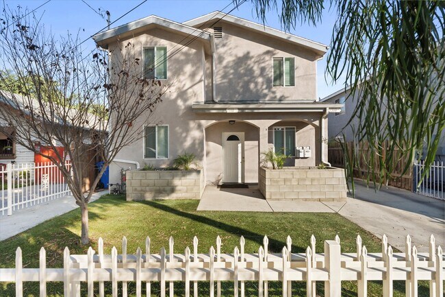 7310 Roseberry Ave unit A, Huntington Park, CA 90255 - photo 2