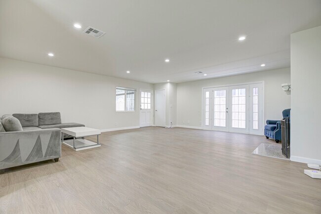 7710 Wentworth St, Tujunga, CA 91042 - photo 6