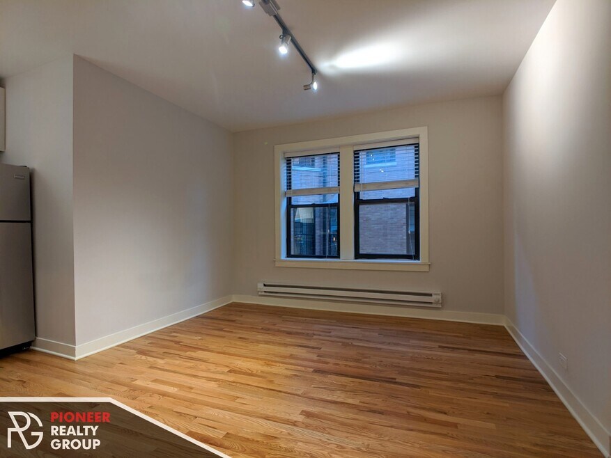 2423 N Kedzie Blvd unit 2430-104, Chicago, IL 60647 - photo 1