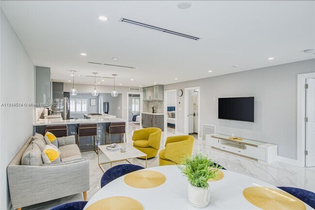 1239 Washington St, Hollywood, FL 33019 - photo 3