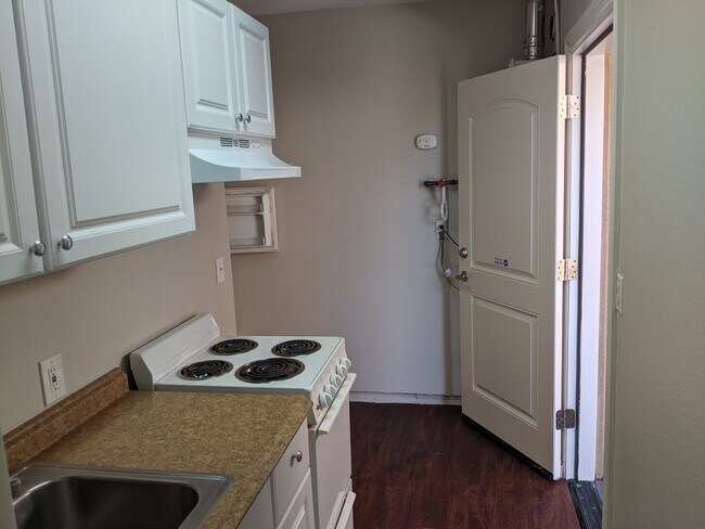 3317 Kuykendall Place unit Studio, San Jose, CA 95148 - photo 5