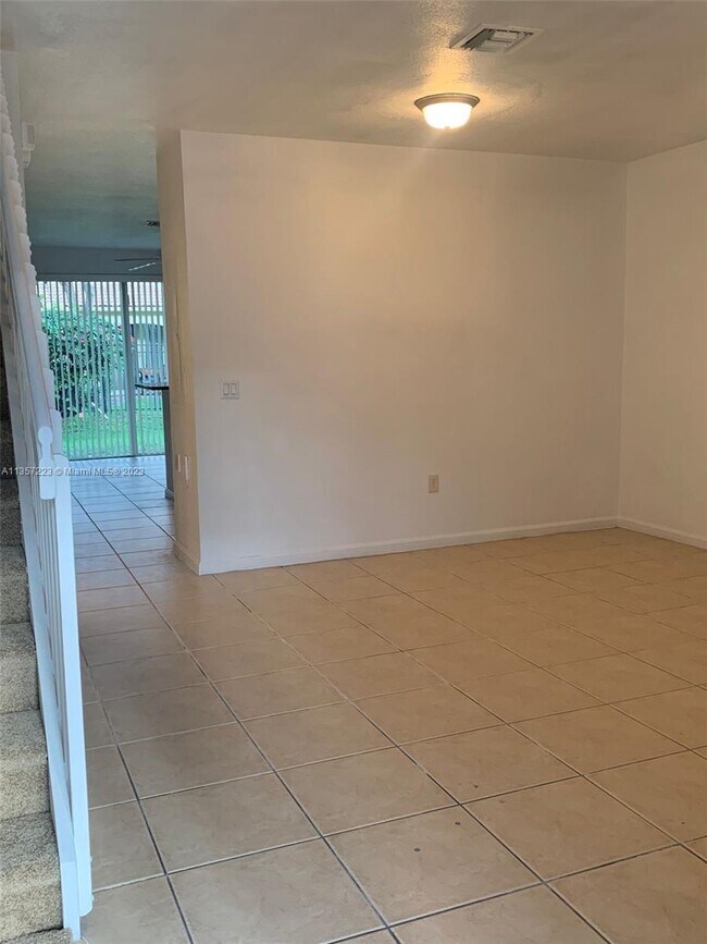 2457 Centergate Dr, Miramar, FL 33025