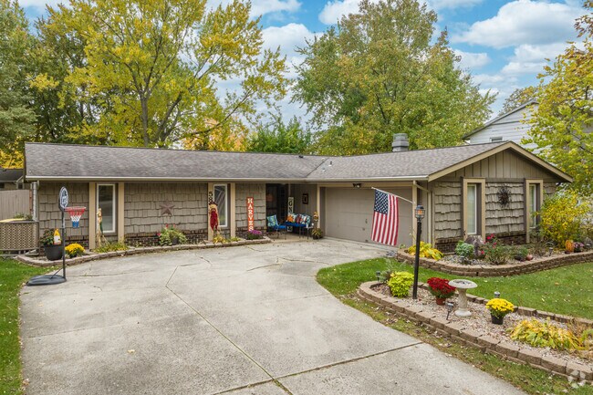 Ranch homes are plentiful in the Oakhurst neighborhood.