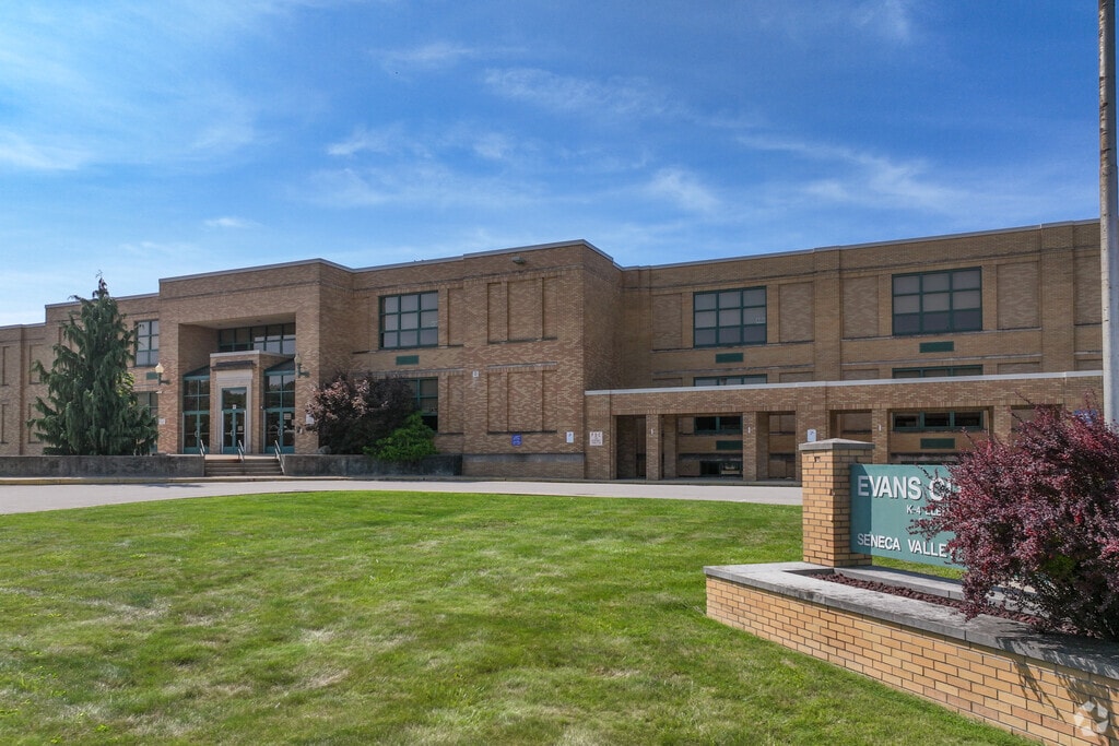 Welcome to Evans City Middle School serving the Forward Township-Butler community.