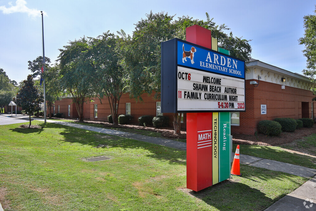Arden Elementary School hosts an assortment of events for students and families.