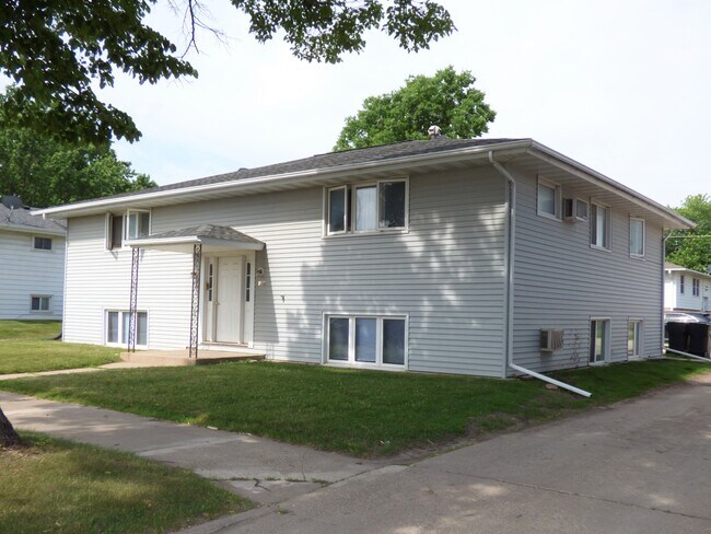 1309 3rd Ave SW unit 4, Rochester, MN 55902 - photo 2
