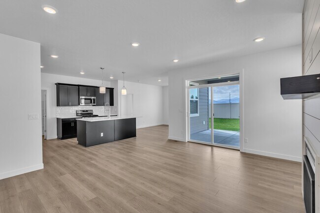 6619 Coeur Terre St unit 36628125, Coeur D'Alene, ID 83815 - photo 2