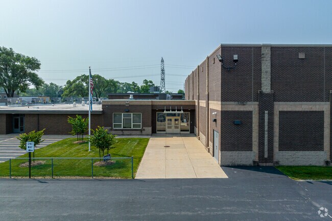 Gordon School is a public school located in the Posen neighborhood.