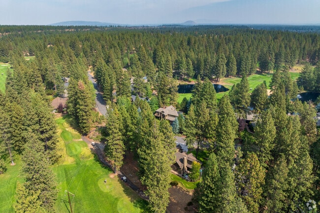 Seventh Mountain is named after the seven mountain peaks in Deschutes County.