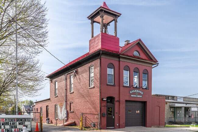 Oakbrook Brewing Company serves pub fare and house-made beer in a fire house in Kenhorst.