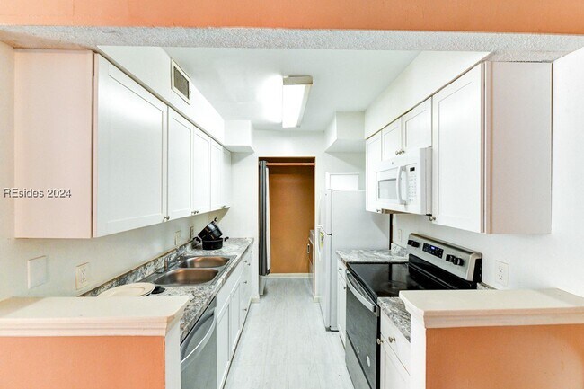 57 Forest Cove unit 57, Hilton Head Island, SC 29928 - photo 4