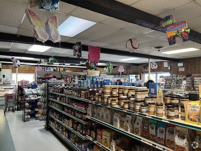 For quick shopping trips, head to Maplehofe Farm Store.