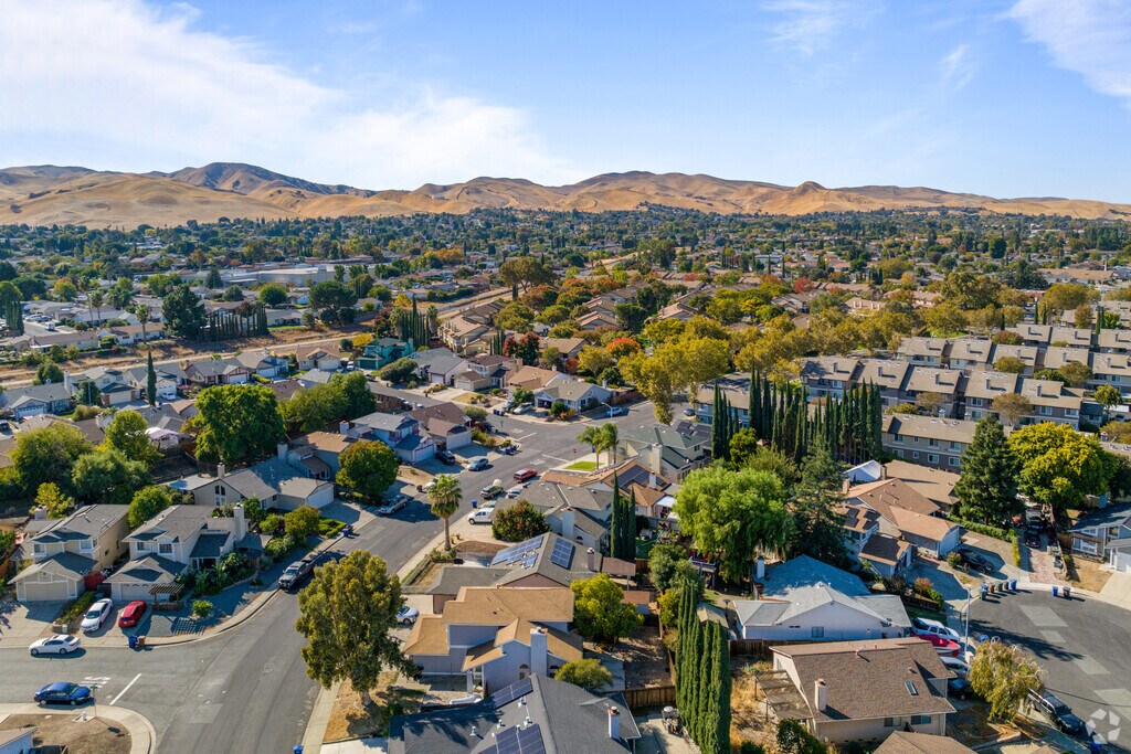 About Highland Meadows Schools, Demographics, Things to Do