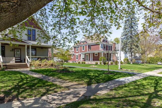 Rows of charming homes line the streets of Woodstock.