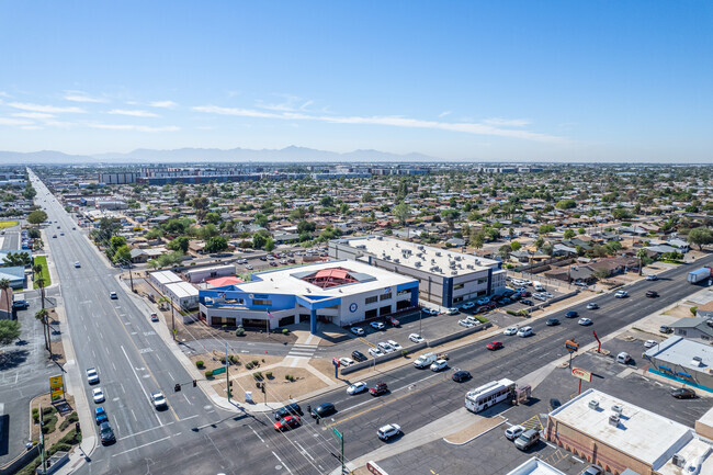 A captivating aerial view of Synergy Public School in Phoenix.