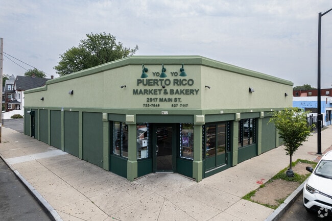 The Puerto Rico Market and Bakery is a staple for Memorial Square residents.